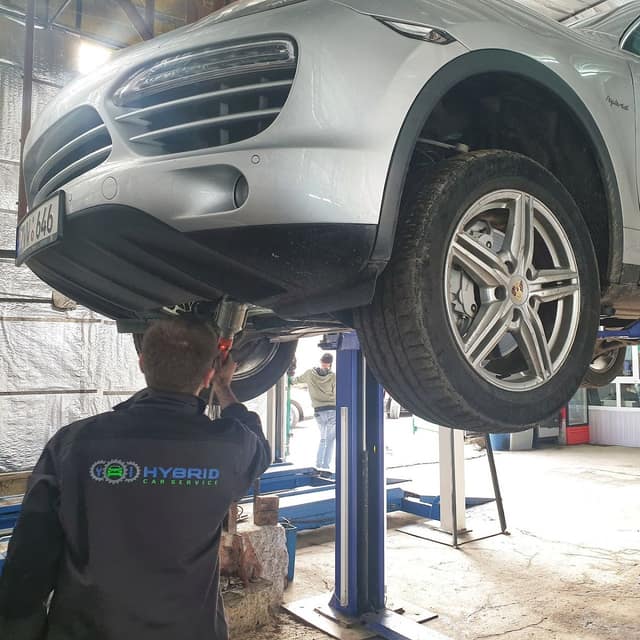HYBRID & CAR service