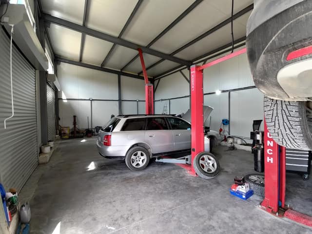 Auto Box