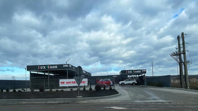 LUX CAR WASH