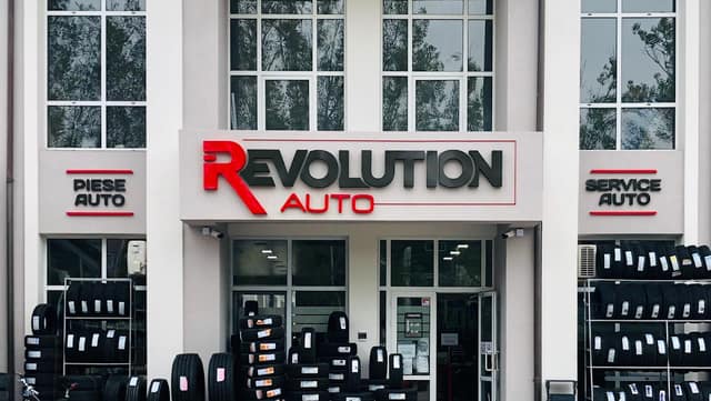 REVOLUTION AUTO
