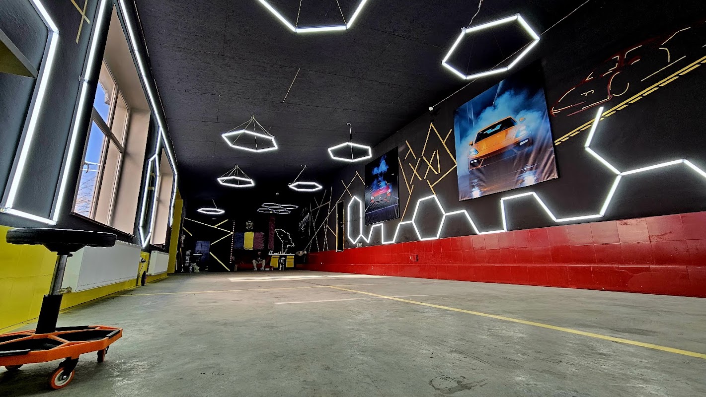 Black Diamond Garage