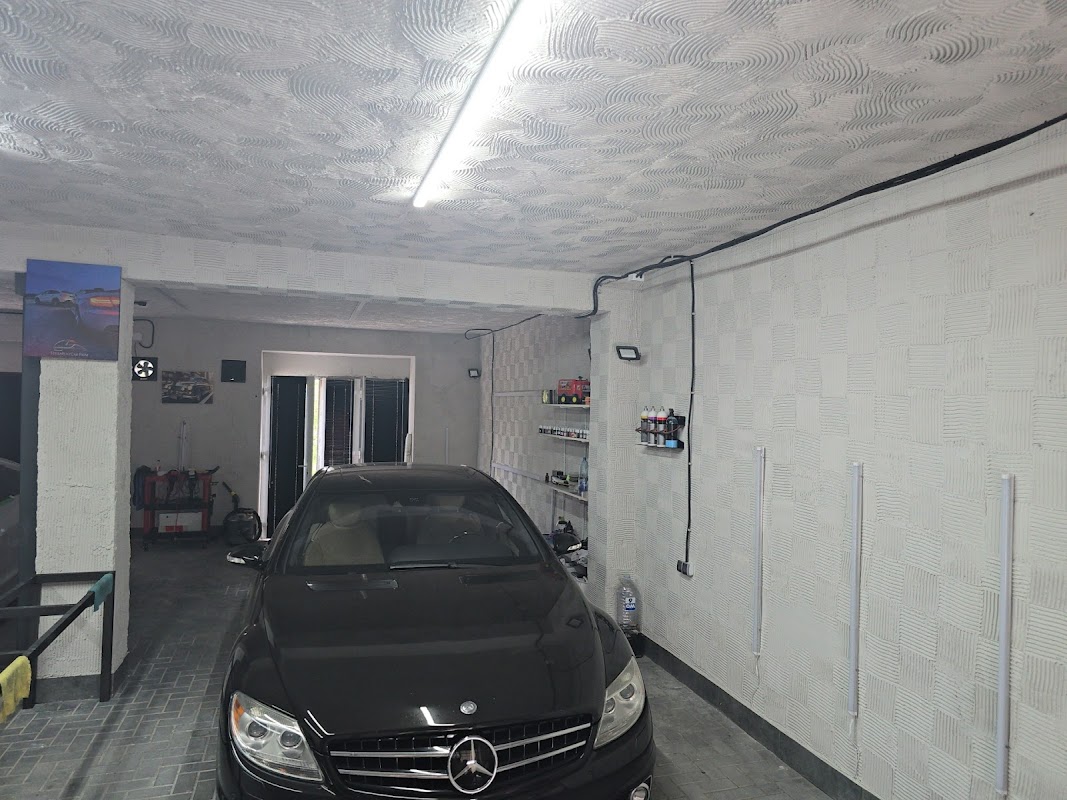 888 Detailing